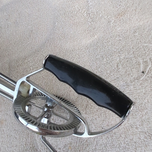 Vintage Stainless Steel Hand Held Mixer Egg Beater 10-Inches Long 1960s - Picture 11 of 11